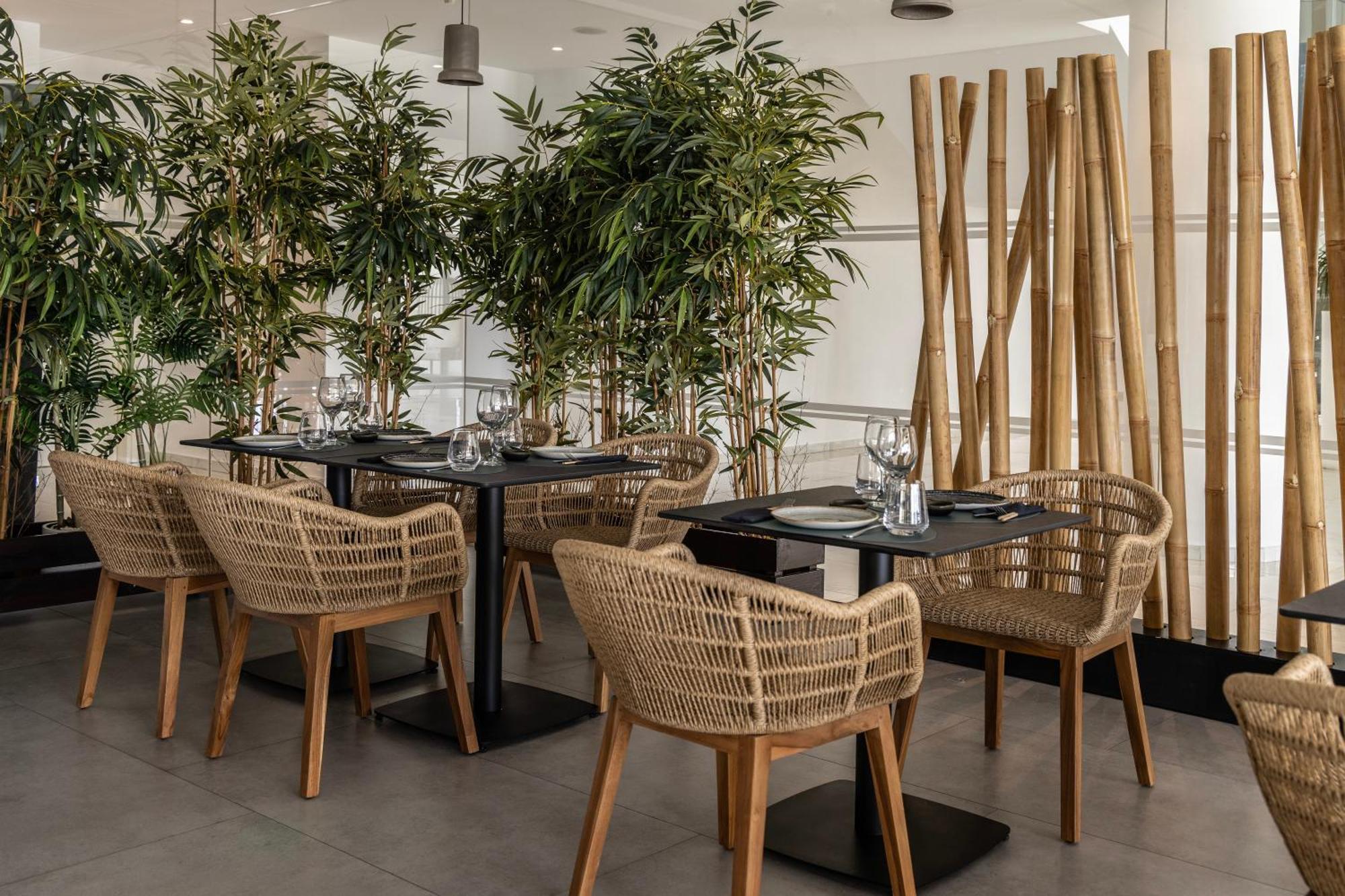 Ivi Mare - Designed For Adults By Louis Hotels Geroskipou Esterno foto Restaurant interior