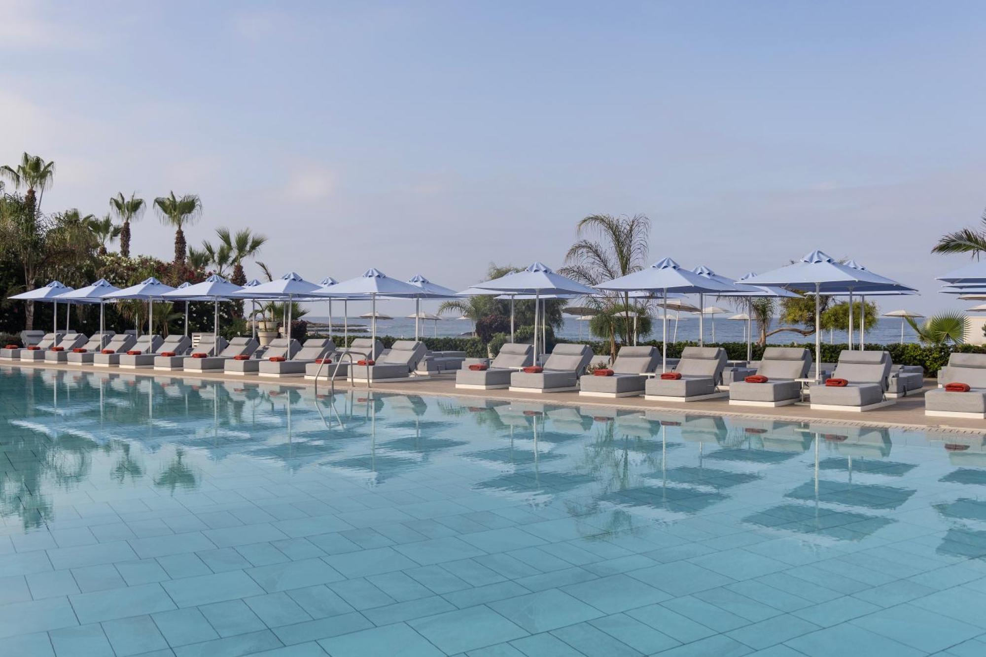 Ivi Mare - Designed For Adults By Louis Hotels Geroskipou Esterno foto The swimming pool at the hotel